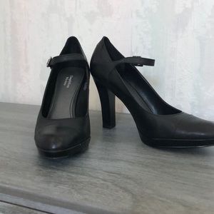 SIMPLY VERA WANG MARYJANES